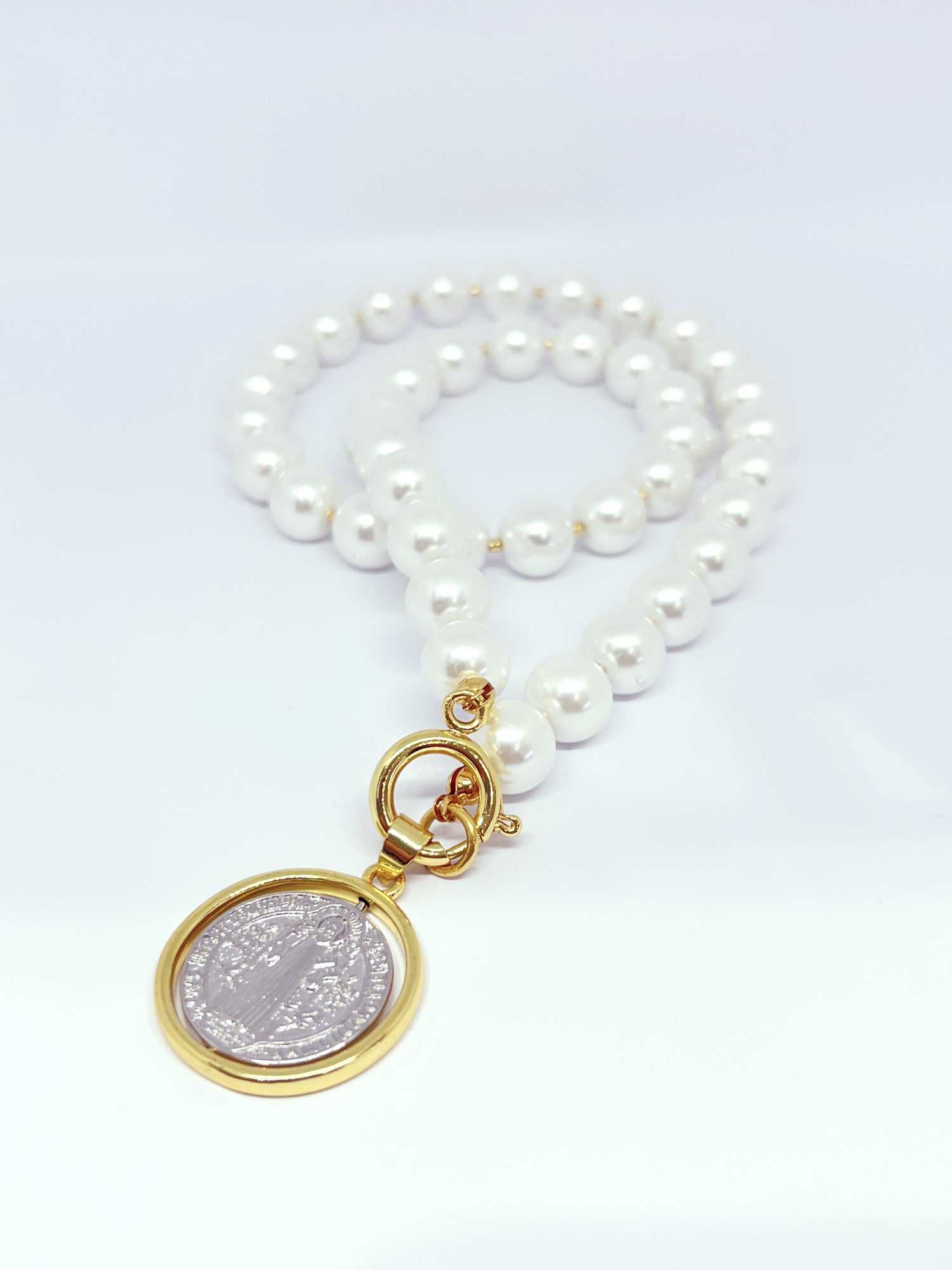 Collar de Perlas Mallorca con Medalla San Benito