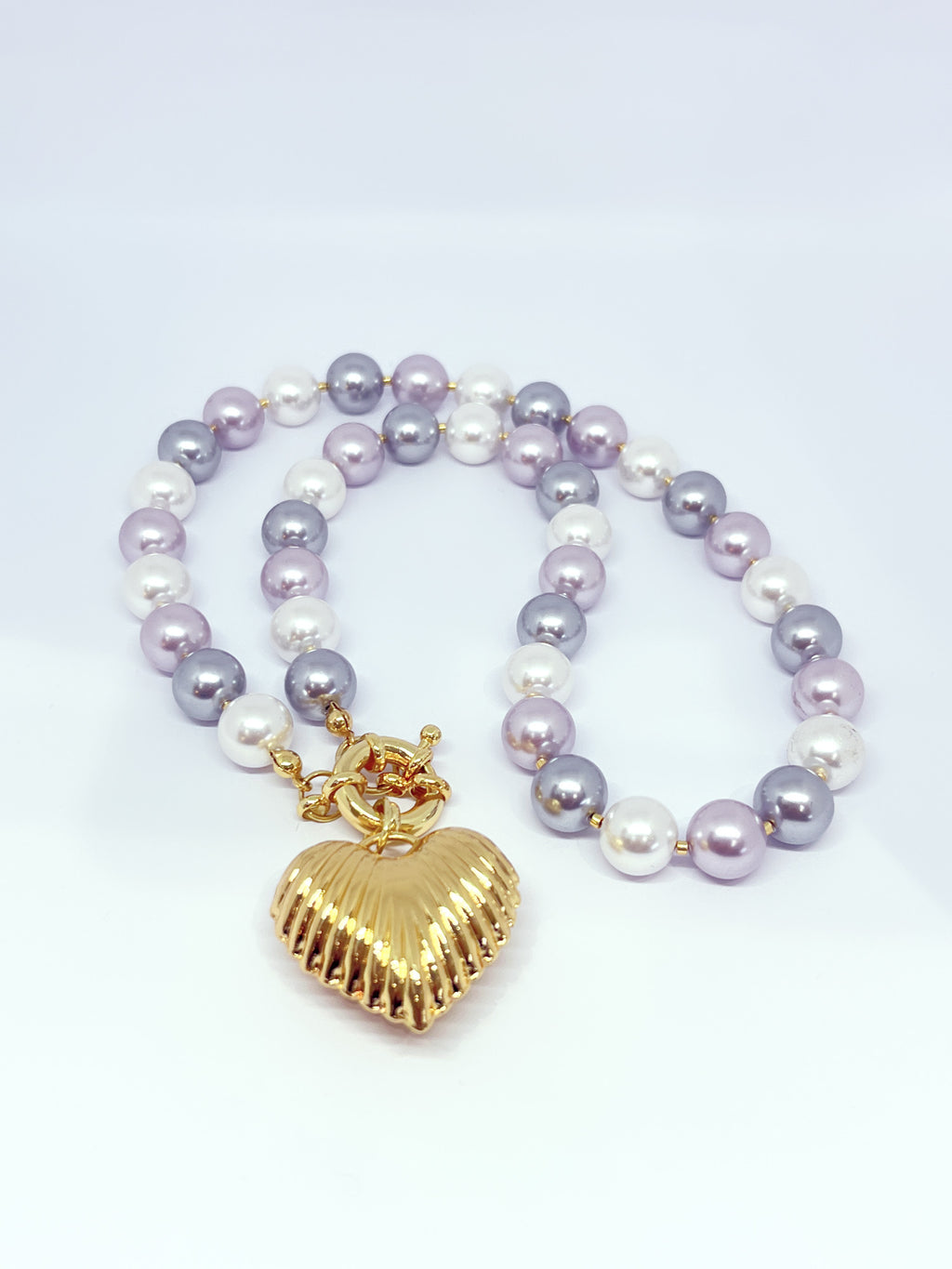 Collar de Perlas Checas Tricolor con Colgante Corazón