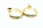 Semi argollas con circones multicolor y baño de oro amarillo, 18 mm