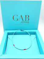 Pulsera turquesa de cerámica Miyuki con macramé y baño de oro amarillo