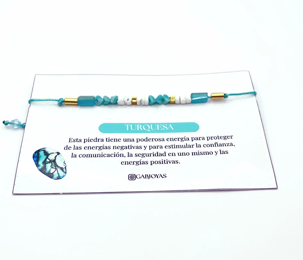 Pulsera de piedras naturales turquesa y coral con baño de oro amarillo