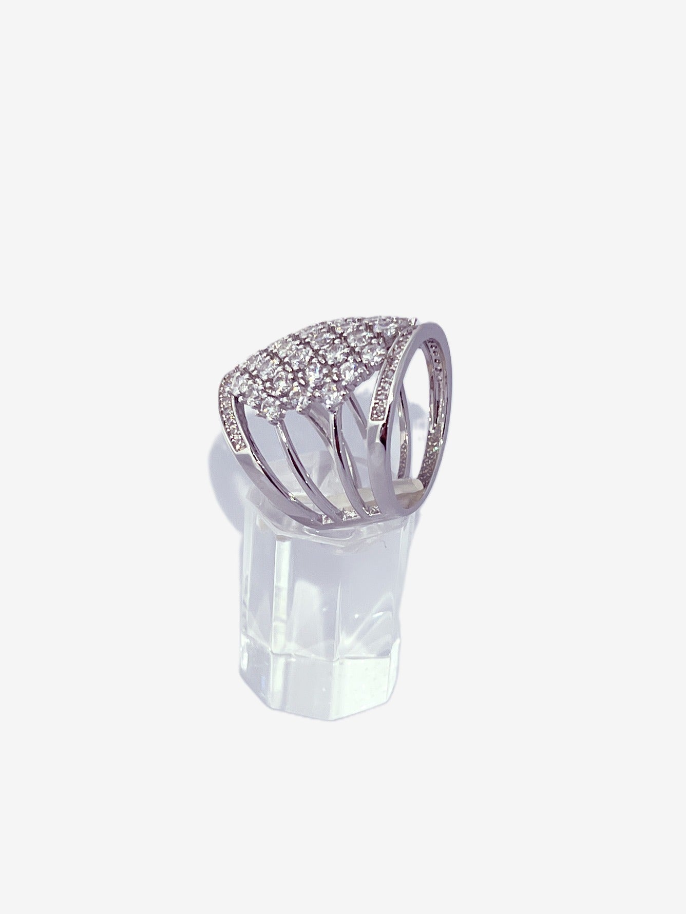 Anillo baño oro blanco y microcircones