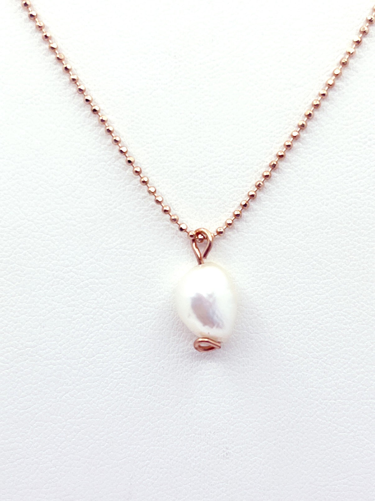 Collar con perla de rio baño oro rosado