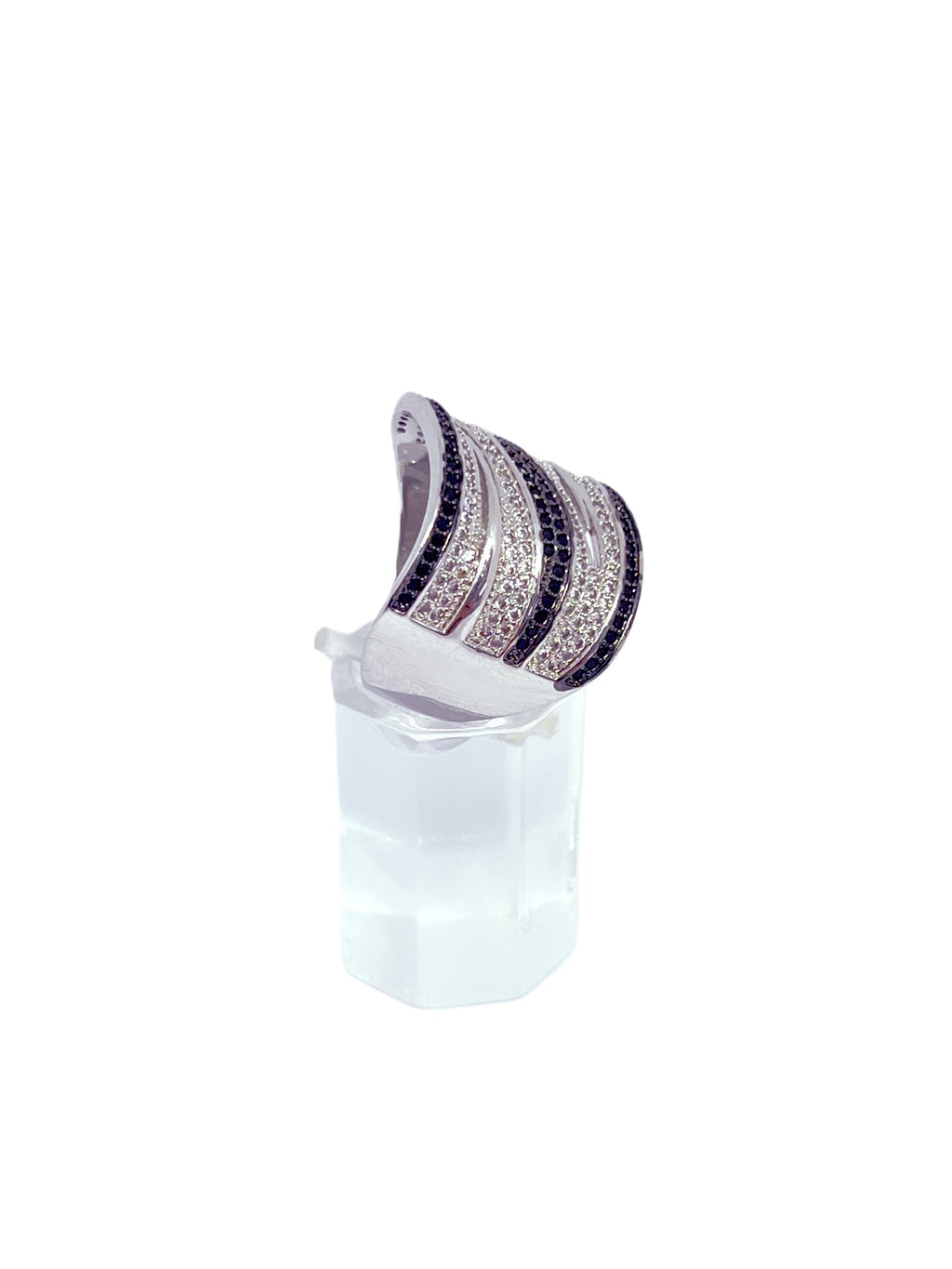 Anillo baño oro blanco y microcircones onix