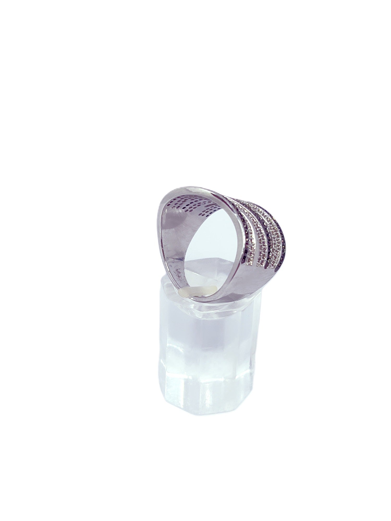 Anillo baño oro blanco y microcircones onix