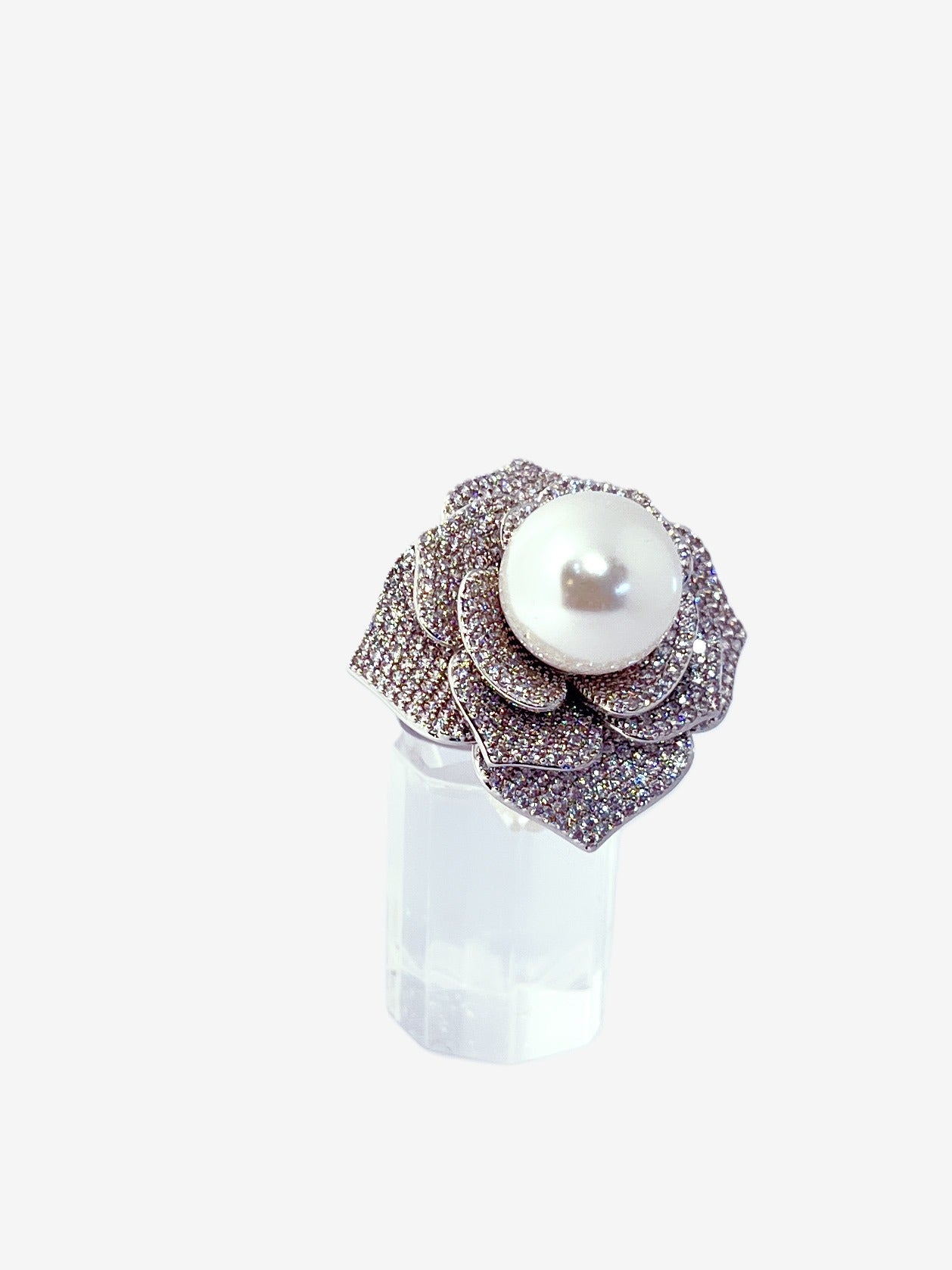 Anillo baño oro blanco flor microcircon y perla