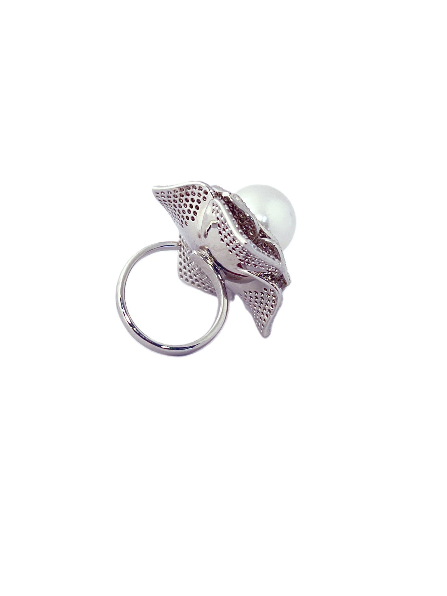 Anillo baño oro blanco flor microcircon y perla