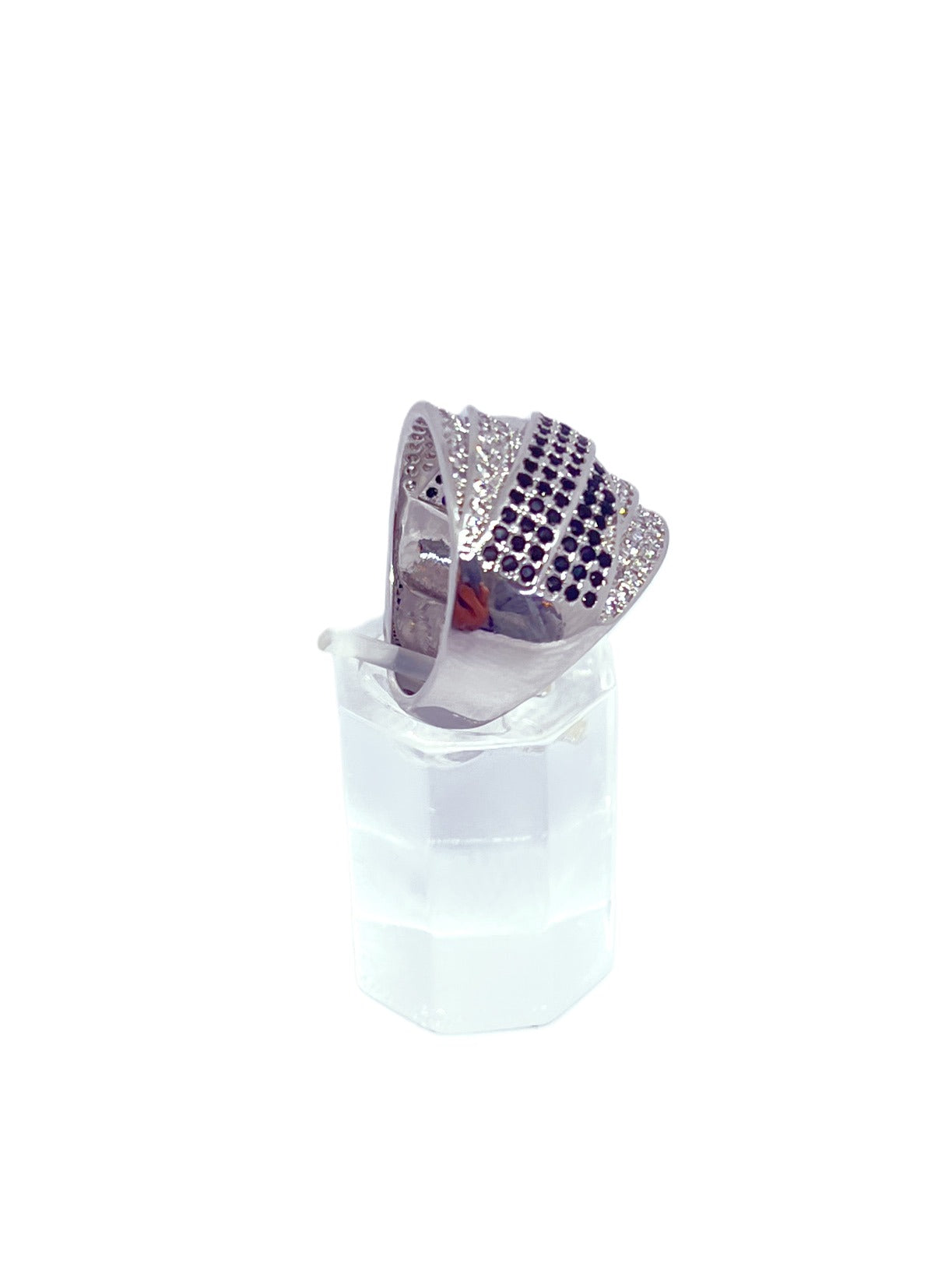 Anillo baño oro blanco y microcircones onix cruzado