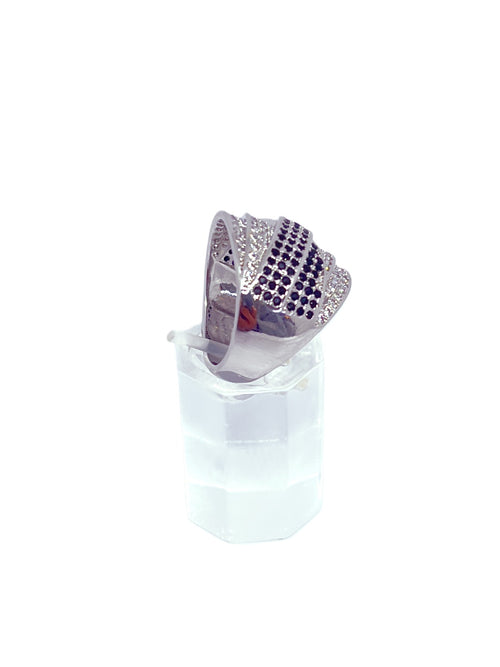 Anillo baño oro blanco y microcircones onix cruzado