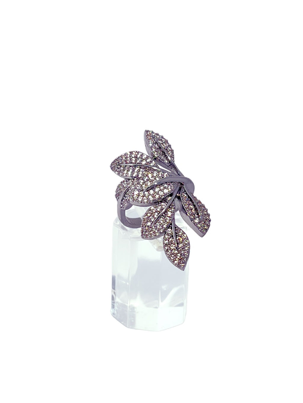 Anillo baño oro blanco hojas y microcircones