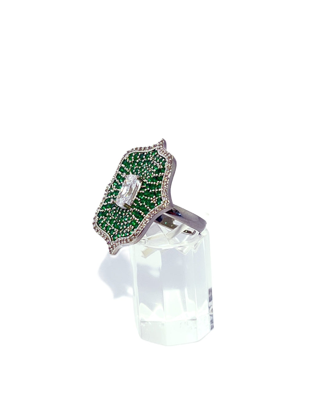 Anillo baño oro blanco microcircones esmerlada