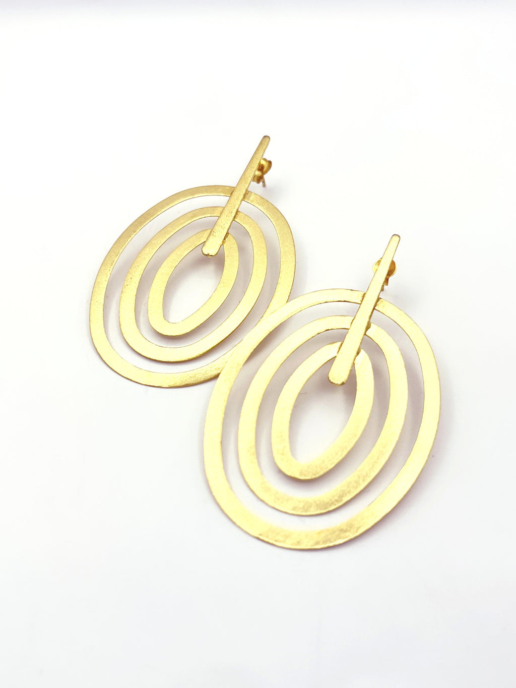 Aros ovalados con baño de oro amarillo, 50 x 30 mm