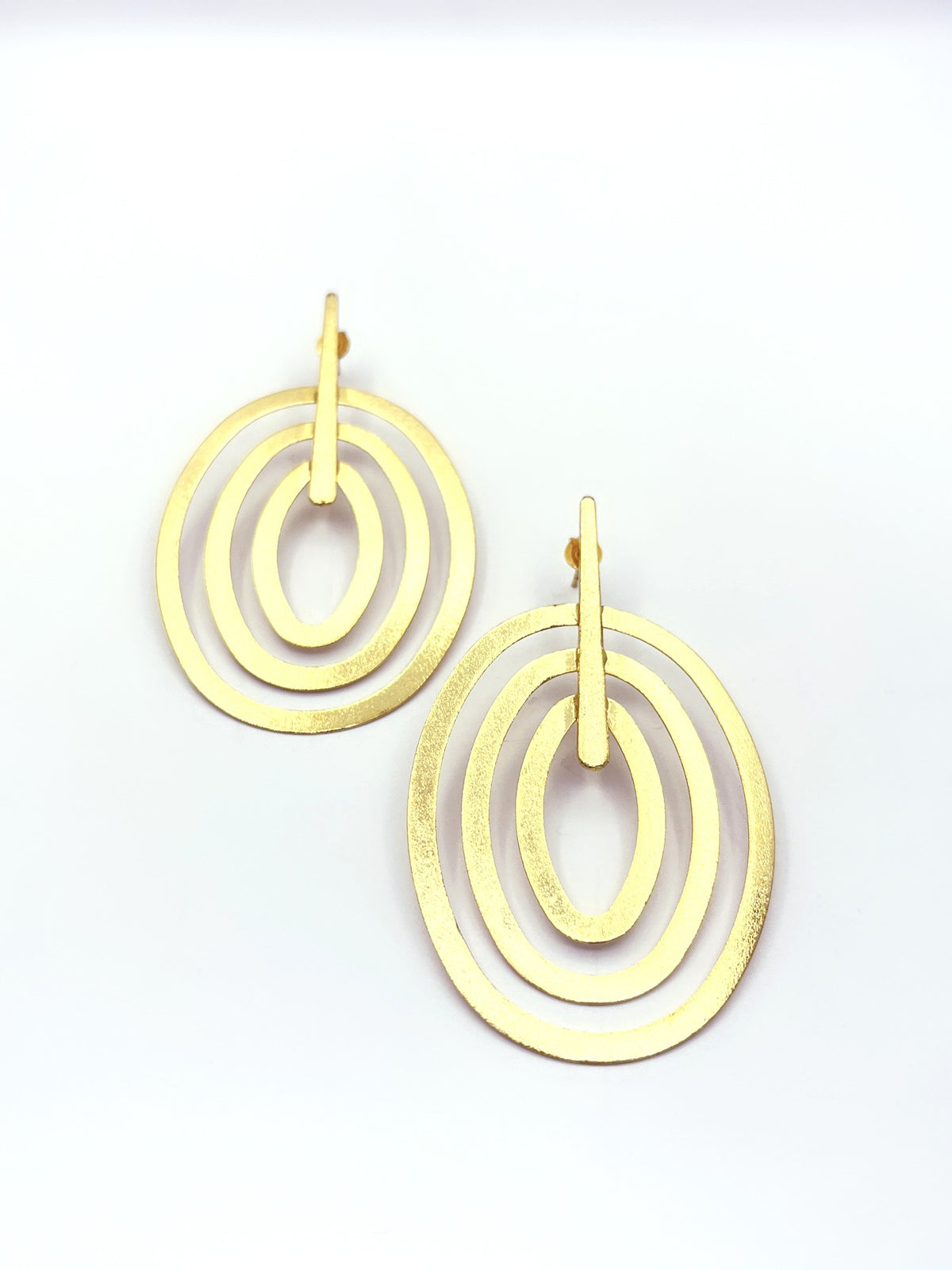 Aros ovalados con baño de oro amarillo, 50 x 30 mm