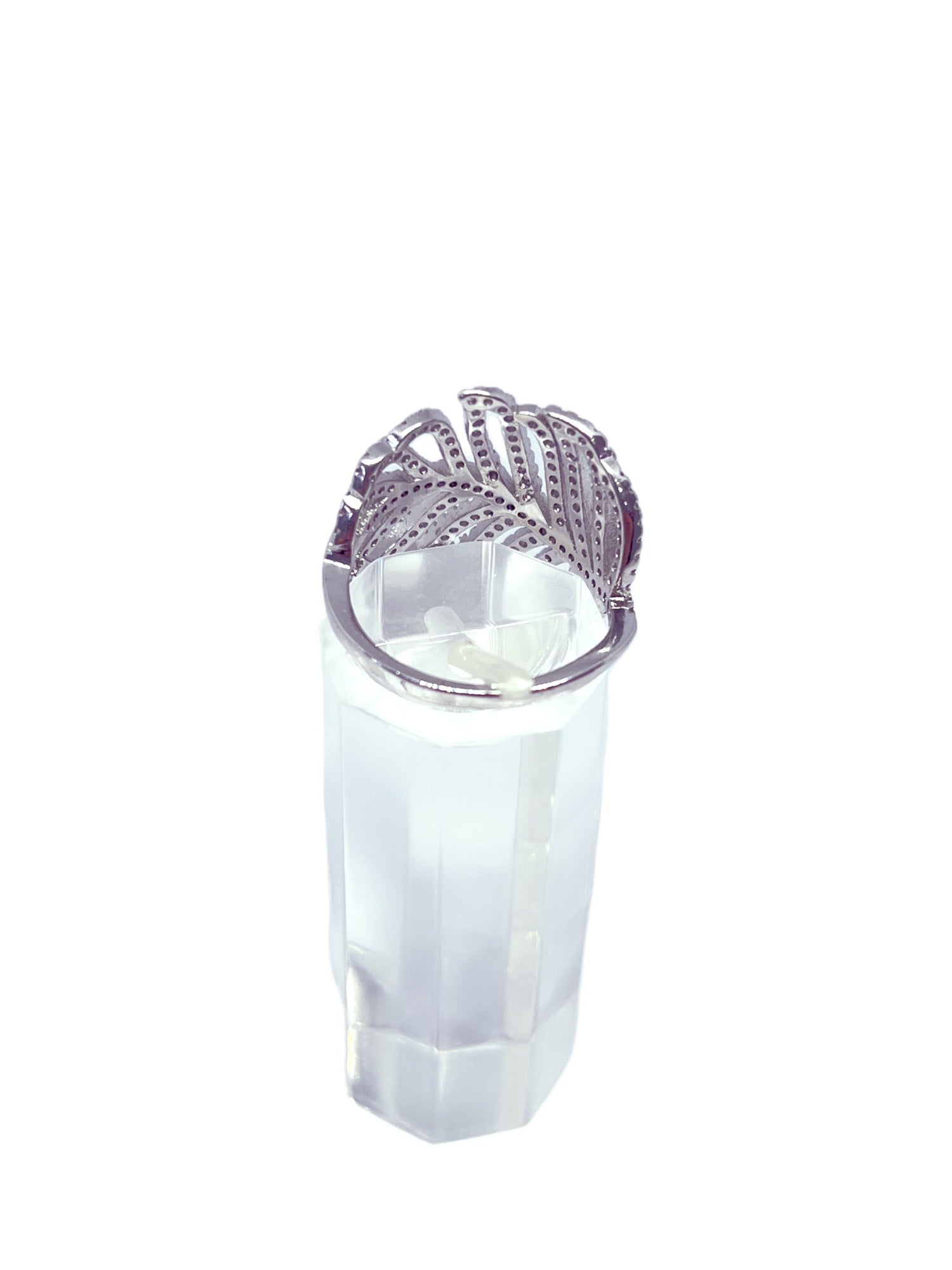 Anillo hoja baño oro blanco microcircones
