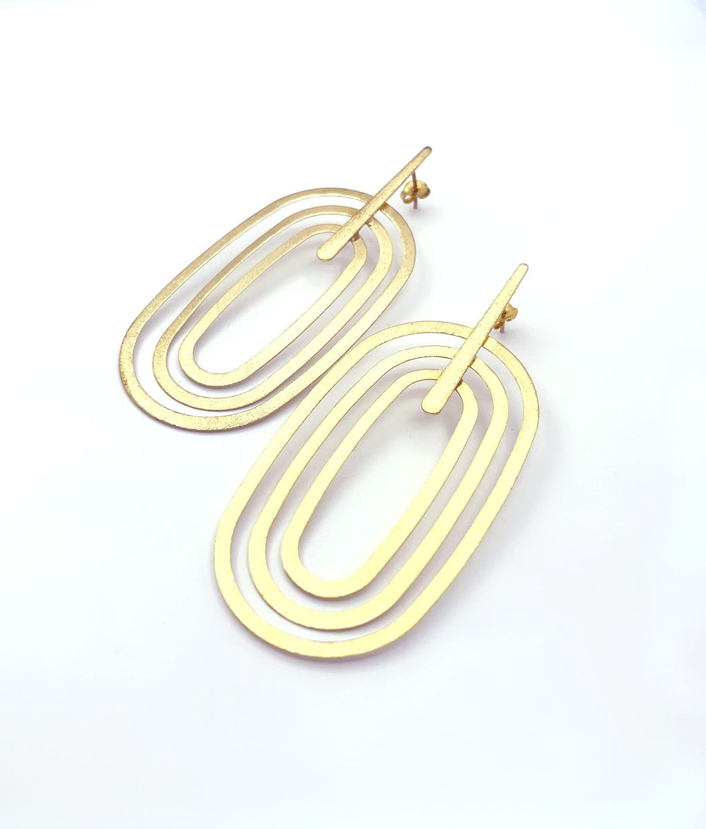 Aros ovalados con baño de oro amarillo, 60 x 30 mm